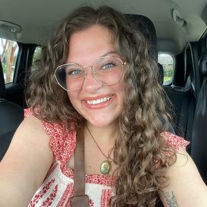 Meet your Posher, Bria